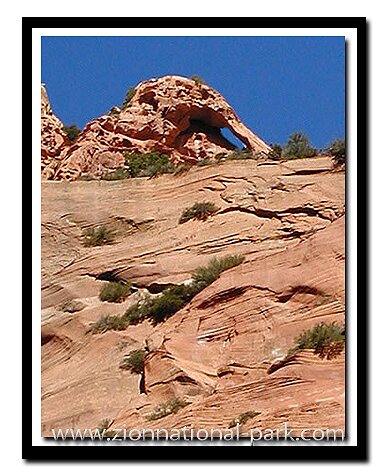 Pico Rosado Arch along the North Fork of Taylor Creek in Kolob Canyons