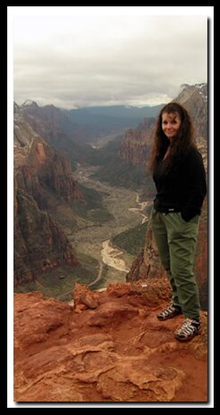 Zion's Observation Point Trai: Tanya Milligan at the viewpointl